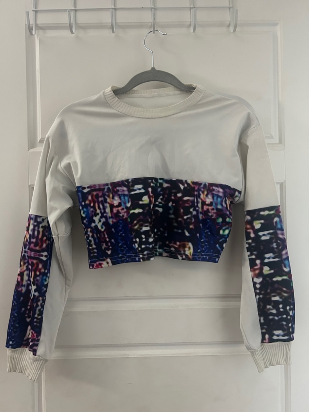 Women’s Crop Sweatshirt with Multicolor Print